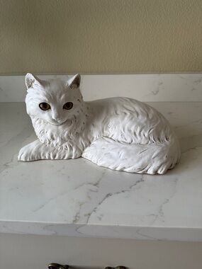 Vintage HomCo Cat